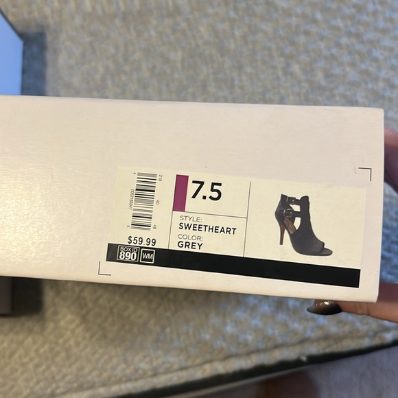 *SALE* Grey Lauren Conrad Heels - Picture 3 of 13